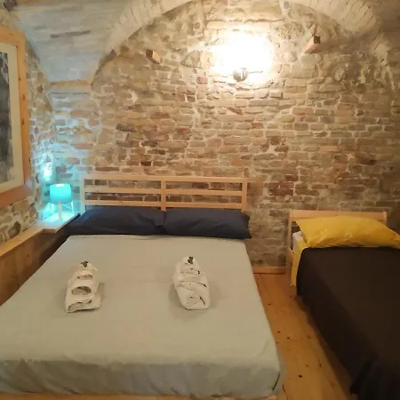 La Finestra Sul Cortile Bed & Breakfast Atri Exterior photo