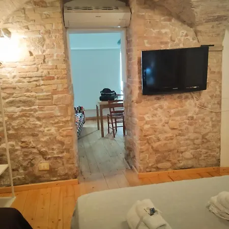 La Finestra Sul Cortile Bed & Breakfast Atri Exterior photo